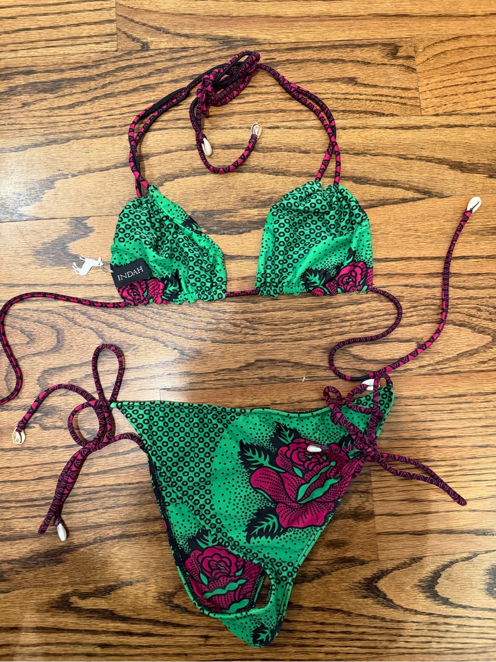 Indah Bongo Bikini - Picture 6 of 8
